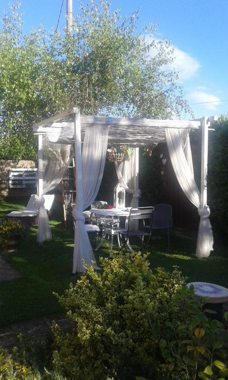 Casolare Isabella "Il Rifugio Dei Vinili" And Alice'S Room Ponsacco Dış mekan fotoğraf