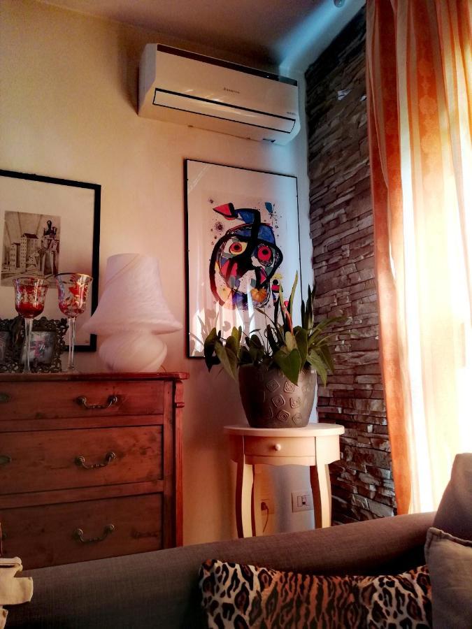 Casolare Isabella "Il Rifugio Dei Vinili" And Alice'S Room Ponsacco Dış mekan fotoğraf
