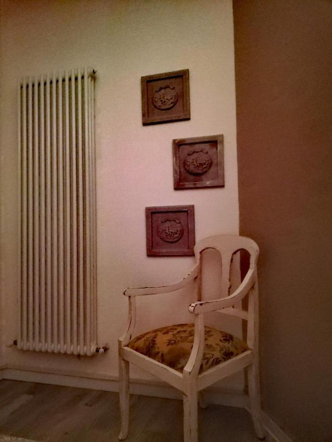 Casolare Isabella "Il Rifugio Dei Vinili" And Alice'S Room Ponsacco Dış mekan fotoğraf