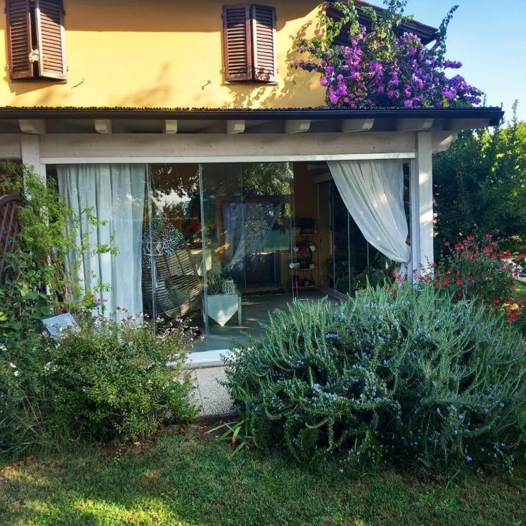 Casolare Isabella "Il Rifugio Dei Vinili" And Alice'S Room Ponsacco Dış mekan fotoğraf